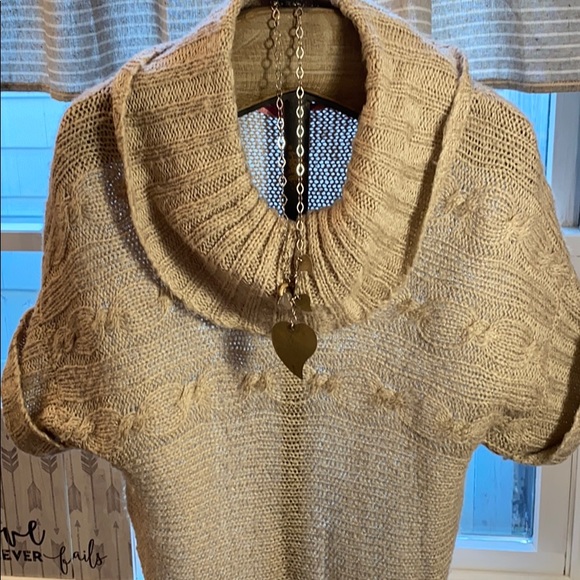 DEREK ❤️HEART COWL NECK SWEATER SO CUTE!❤️ w $4.99 discounted shipping👏🏻❤️ - Picture 2 of 6